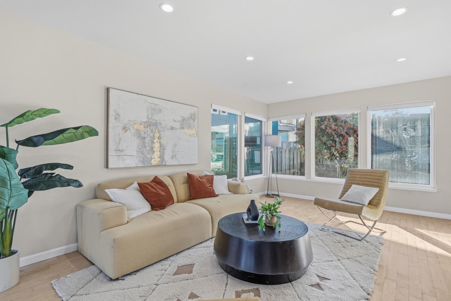 Detail Gallery Image 11 of 51 For 63 Kathleen Ct, Pacifica,  CA 94044 - 4 Beds | 3/1 Baths