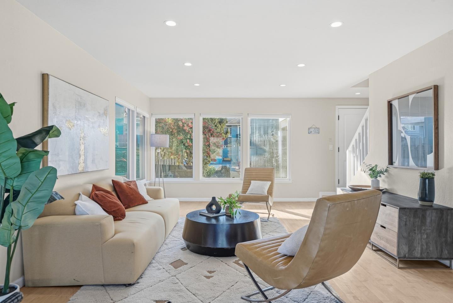 Detail Gallery Image 12 of 51 For 63 Kathleen Ct, Pacifica,  CA 94044 - 4 Beds | 3/1 Baths