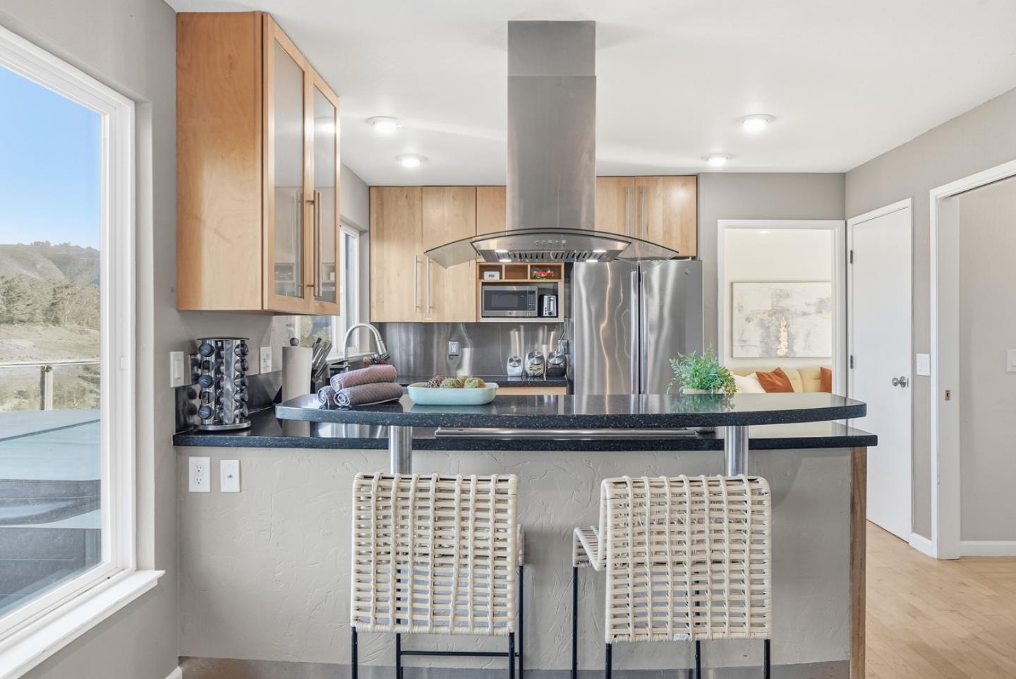 Detail Gallery Image 16 of 51 For 63 Kathleen Ct, Pacifica,  CA 94044 - 4 Beds | 3/1 Baths