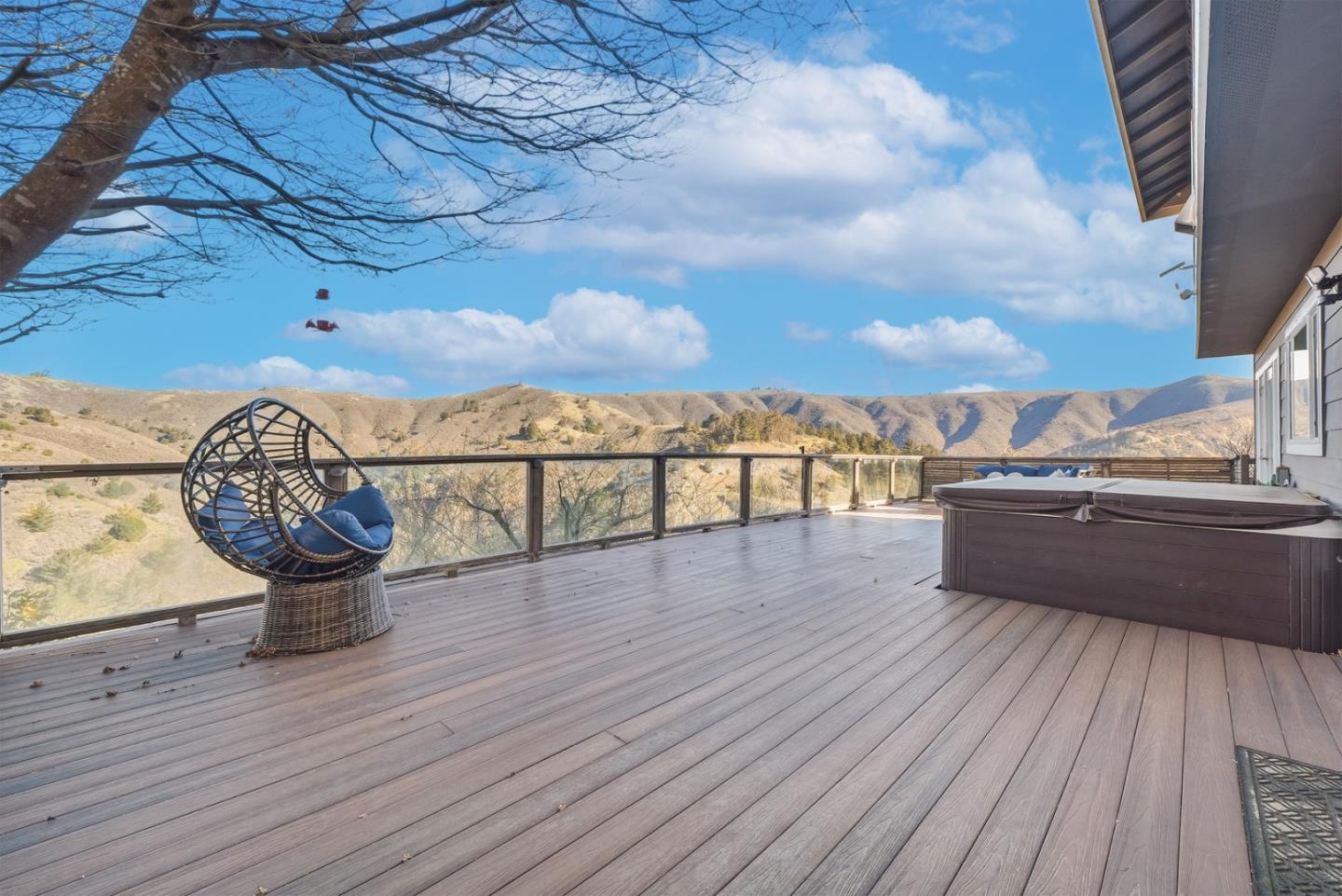 Detail Gallery Image 2 of 51 For 63 Kathleen Ct, Pacifica,  CA 94044 - 4 Beds | 3/1 Baths