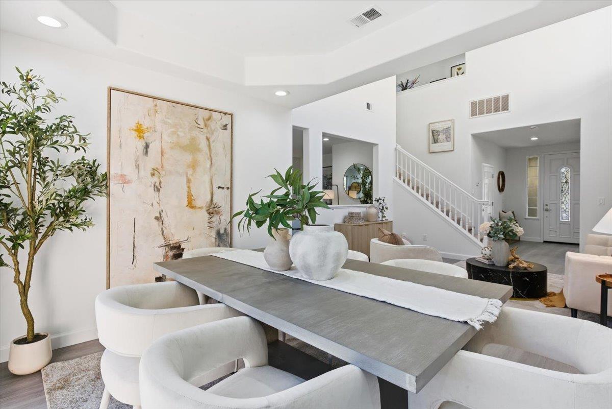 Detail Gallery Image 10 of 60 For 10884 via Sorrento, Cupertino,  CA 95014 - 4 Beds | 2/1 Baths