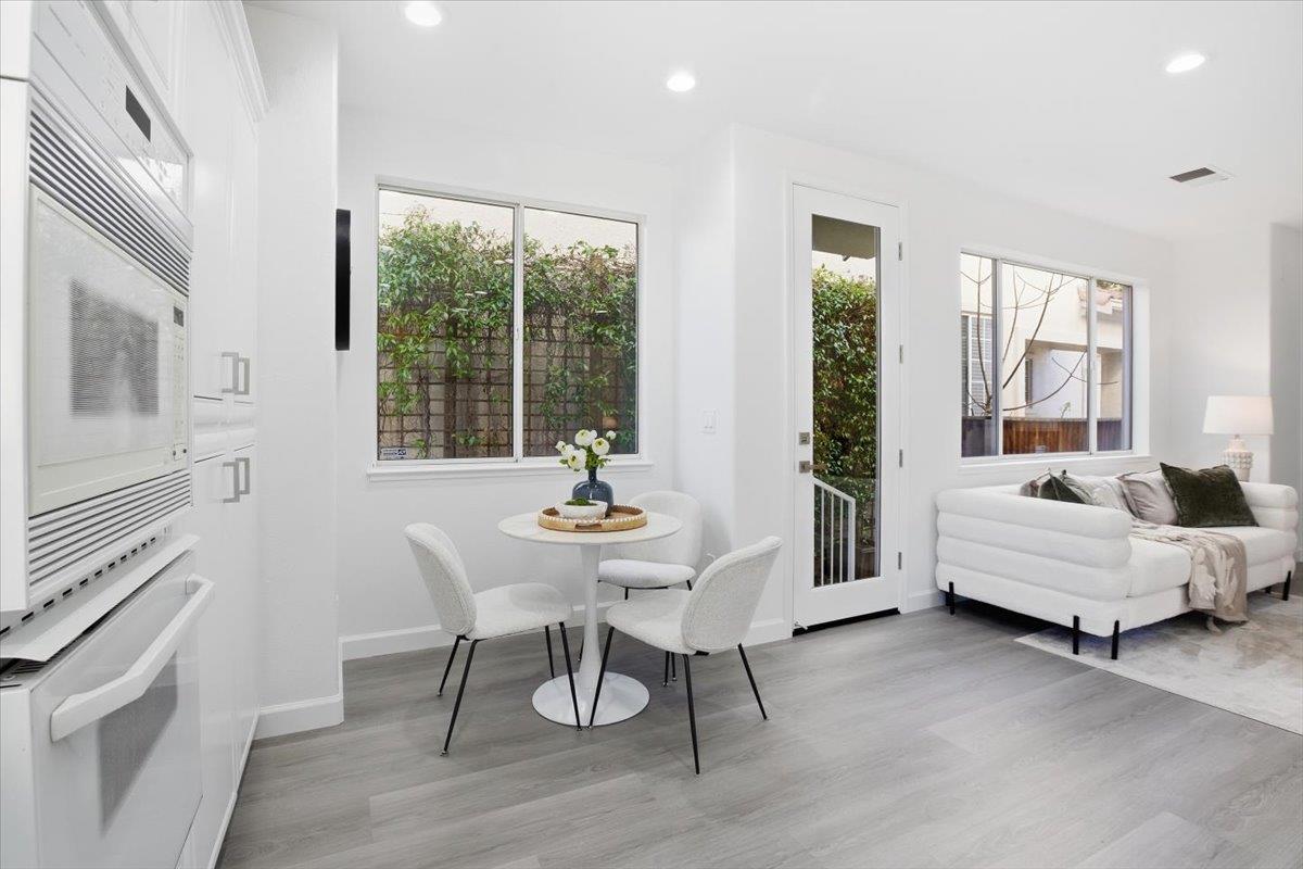 Detail Gallery Image 18 of 60 For 10884 via Sorrento, Cupertino,  CA 95014 - 4 Beds | 2/1 Baths