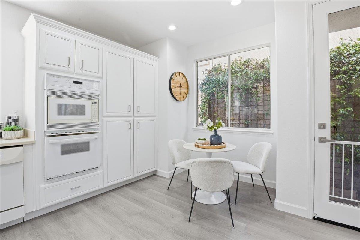 Detail Gallery Image 19 of 60 For 10884 via Sorrento, Cupertino,  CA 95014 - 4 Beds | 2/1 Baths