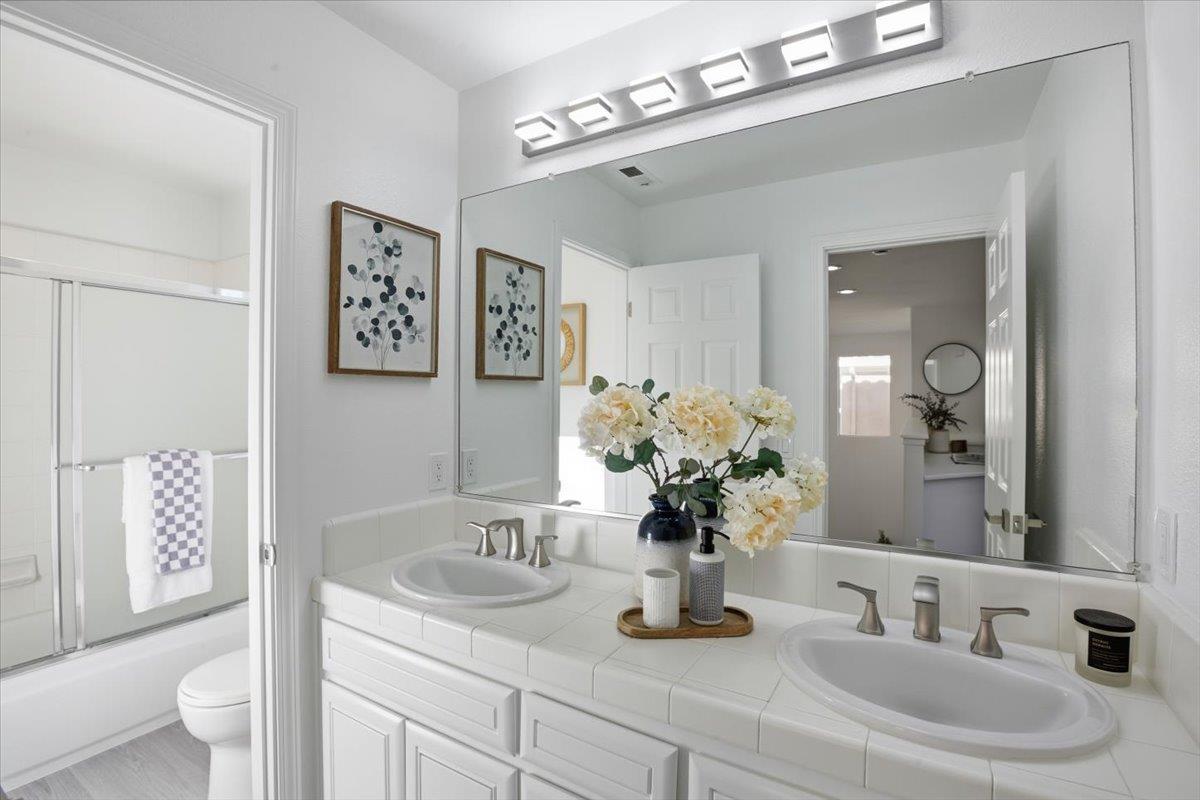 Detail Gallery Image 27 of 60 For 10884 via Sorrento, Cupertino,  CA 95014 - 4 Beds | 2/1 Baths