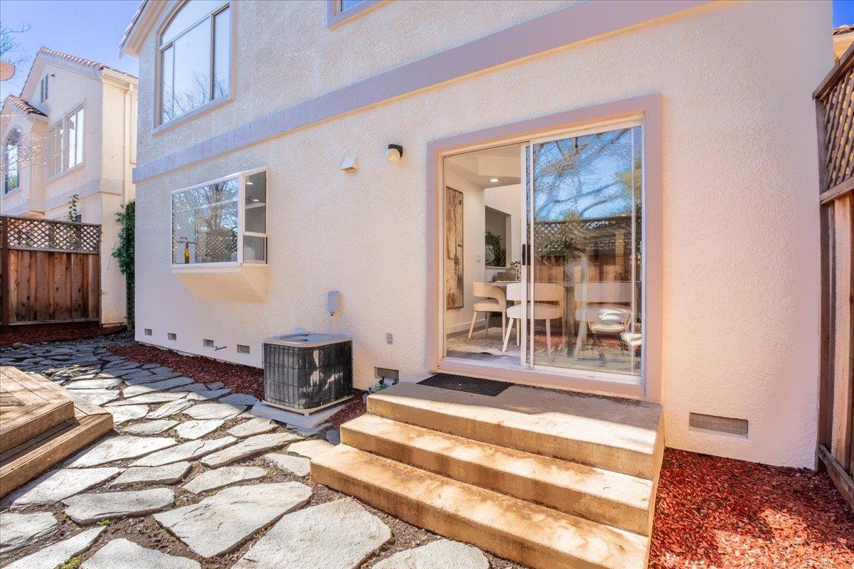 Detail Gallery Image 38 of 60 For 10884 via Sorrento, Cupertino,  CA 95014 - 4 Beds | 2/1 Baths