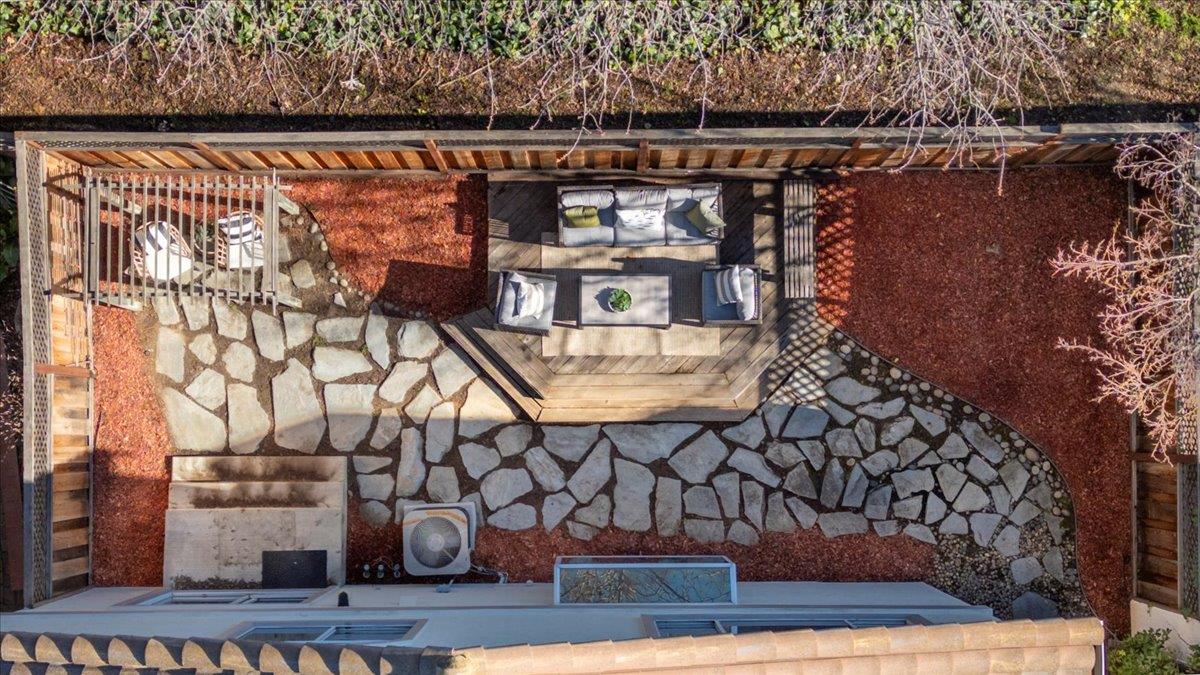 Detail Gallery Image 39 of 60 For 10884 via Sorrento, Cupertino,  CA 95014 - 4 Beds | 2/1 Baths