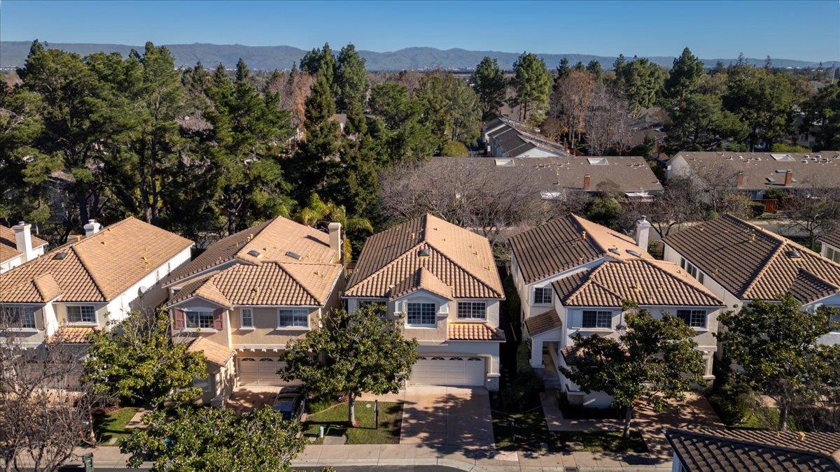 Detail Gallery Image 46 of 60 For 10884 via Sorrento, Cupertino,  CA 95014 - 4 Beds | 2/1 Baths