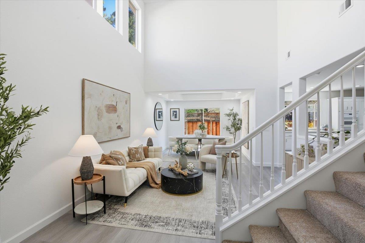 Detail Gallery Image 5 of 60 For 10884 via Sorrento, Cupertino,  CA 95014 - 4 Beds | 2/1 Baths