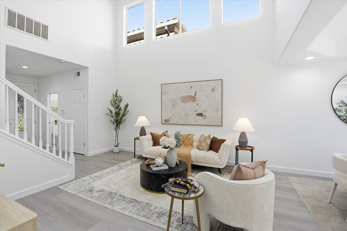 Detail Gallery Image 7 of 60 For 10884 via Sorrento, Cupertino,  CA 95014 - 4 Beds | 2/1 Baths