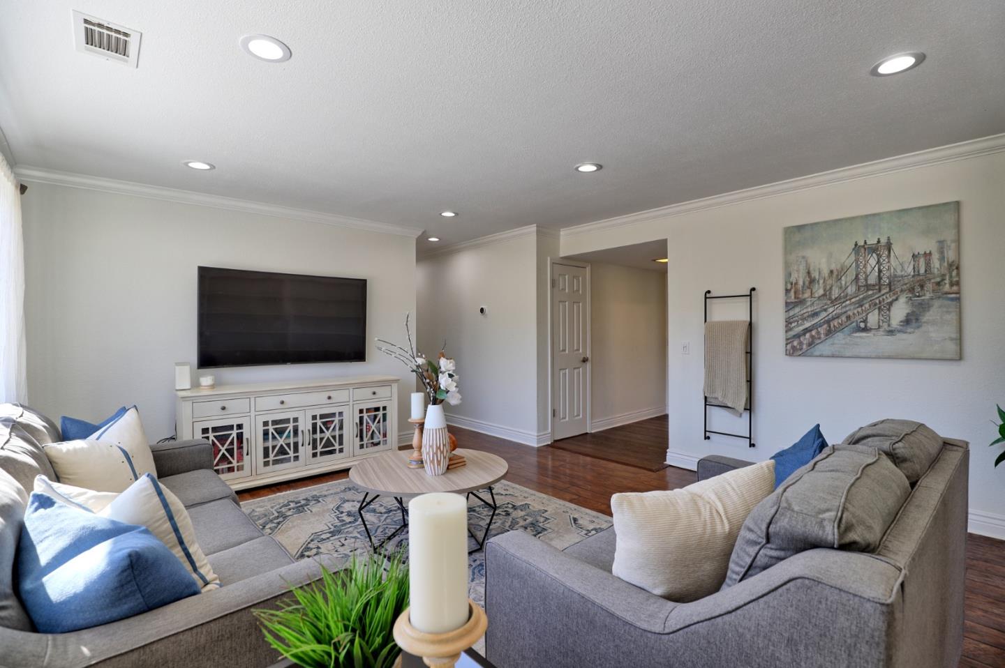 Detail Gallery Image 13 of 26 For 3874 Forester Ct, San Jose,  CA 95121 - 5 Beds | 3 Baths