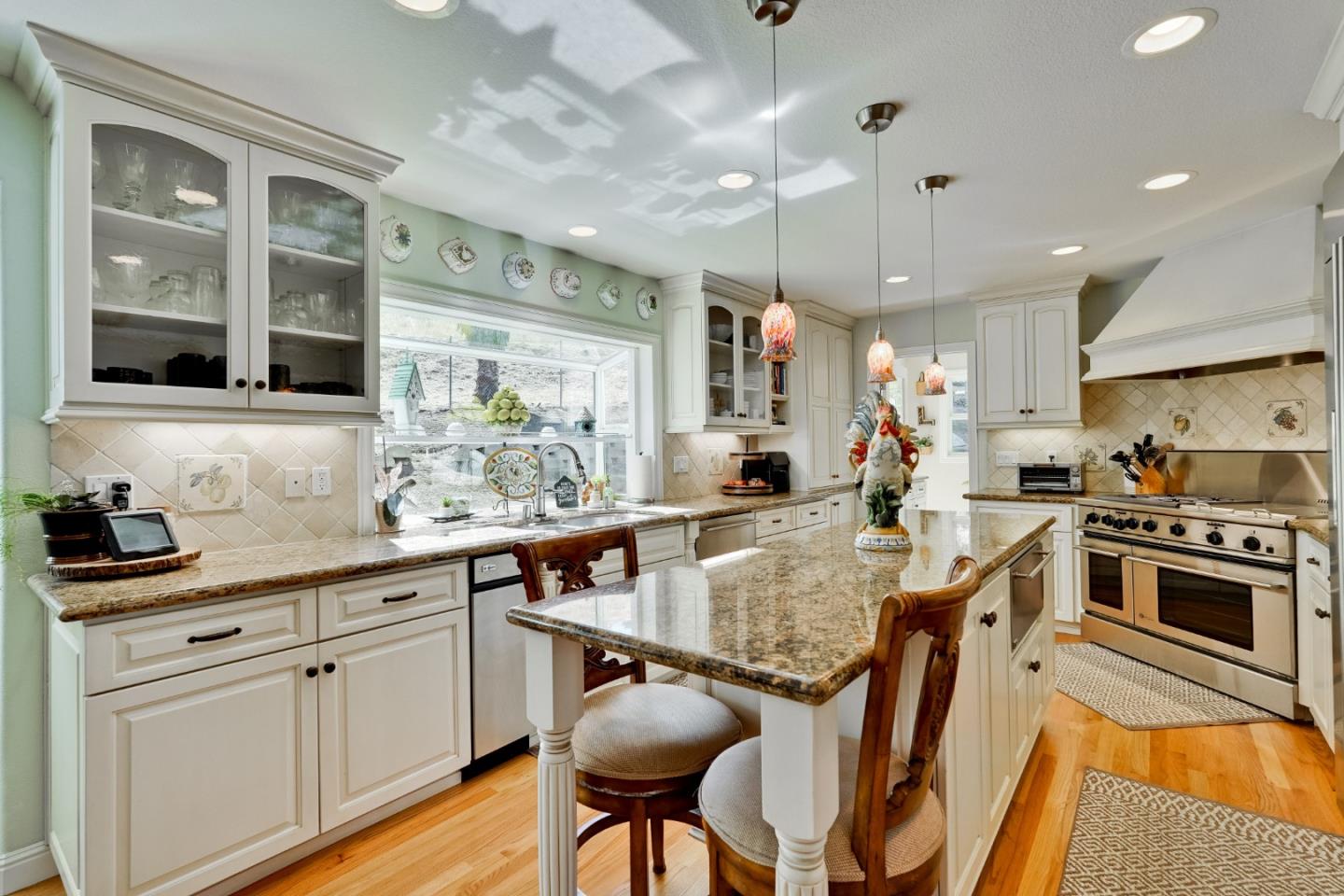 Detail Gallery Image 13 of 119 For 6449 Curie Ct, San Jose,  CA 95123 - 4 Beds | 2/1 Baths