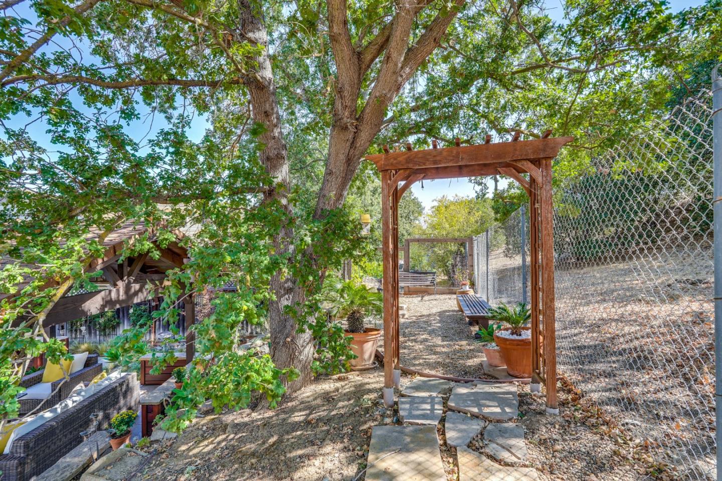 Detail Gallery Image 87 of 119 For 6449 Curie Ct, San Jose,  CA 95123 - 4 Beds | 2/1 Baths