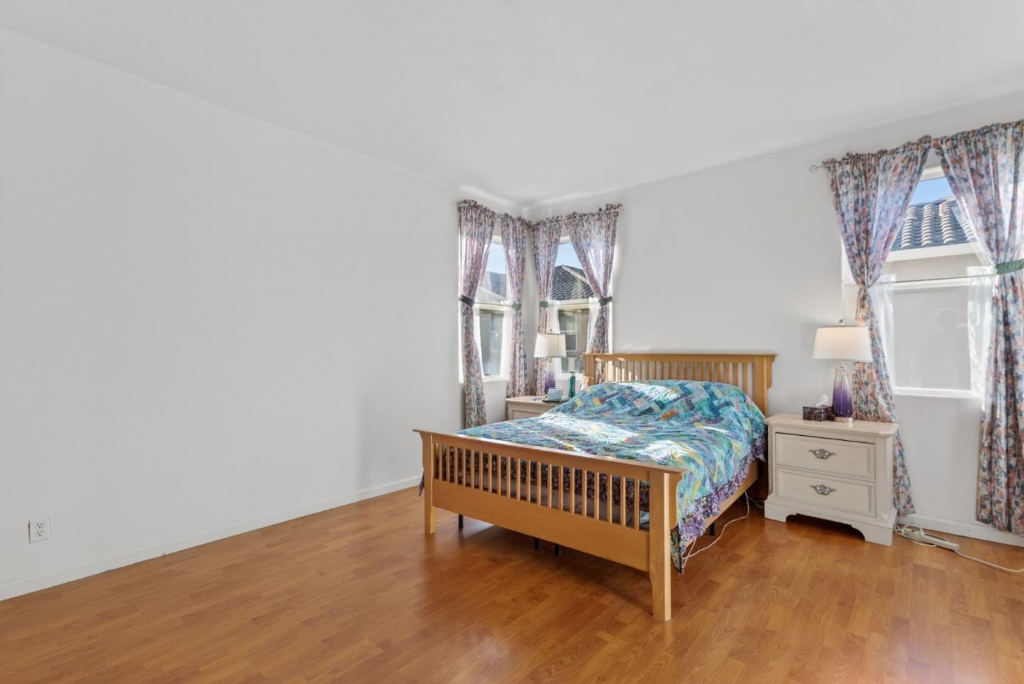 Detail Gallery Image 11 of 30 For 714 Arce St, Watsonville,  CA 95076 - 5 Beds | 2/1 Baths