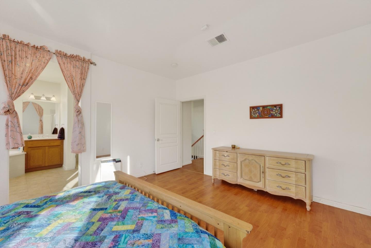 Detail Gallery Image 12 of 30 For 714 Arce St, Watsonville,  CA 95076 - 5 Beds | 2/1 Baths