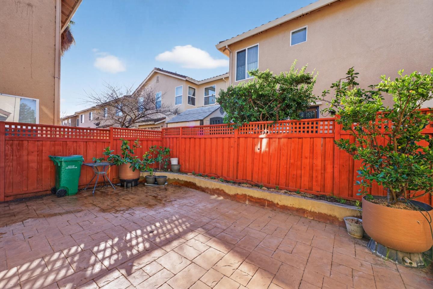 Detail Gallery Image 15 of 30 For 714 Arce St, Watsonville,  CA 95076 - 5 Beds | 2/1 Baths