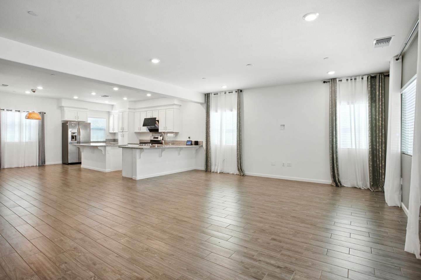 Detail Gallery Image 13 of 26 For 2061 Doncaster Ct, Olivehurst,  CA 95961 - 3 Beds | 2 Baths