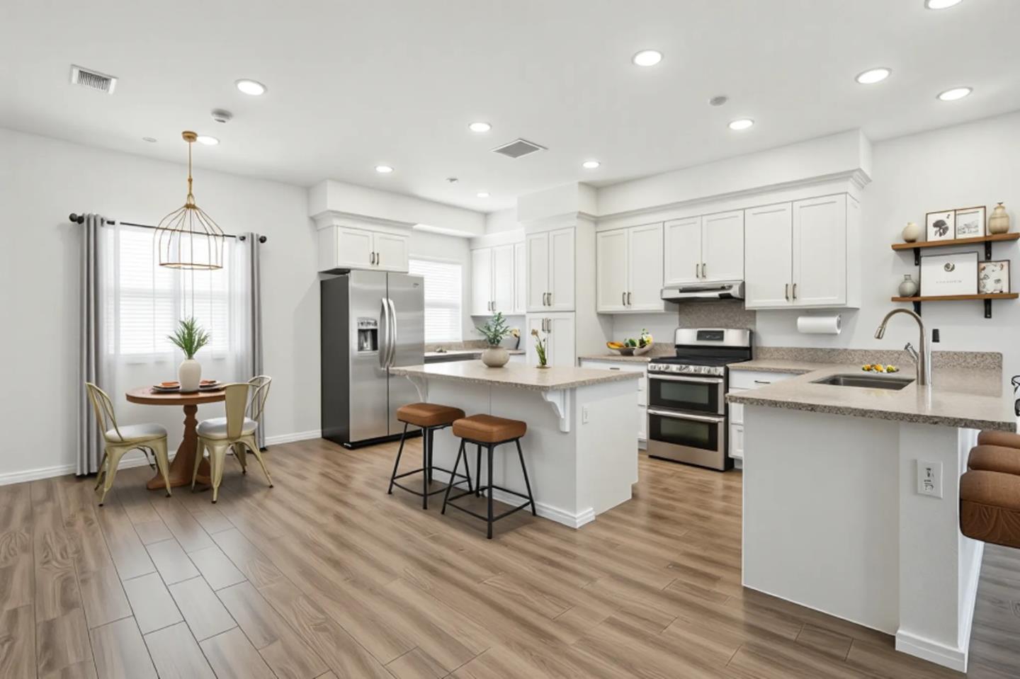 Detail Gallery Image 4 of 26 For 2061 Doncaster Ct, Olivehurst,  CA 95961 - 3 Beds | 2 Baths