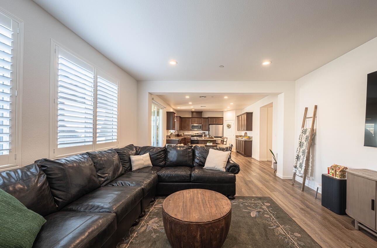 Detail Gallery Image 10 of 39 For 509 Davalos St, Soledad,  CA 93960 - 4 Beds | 2 Baths