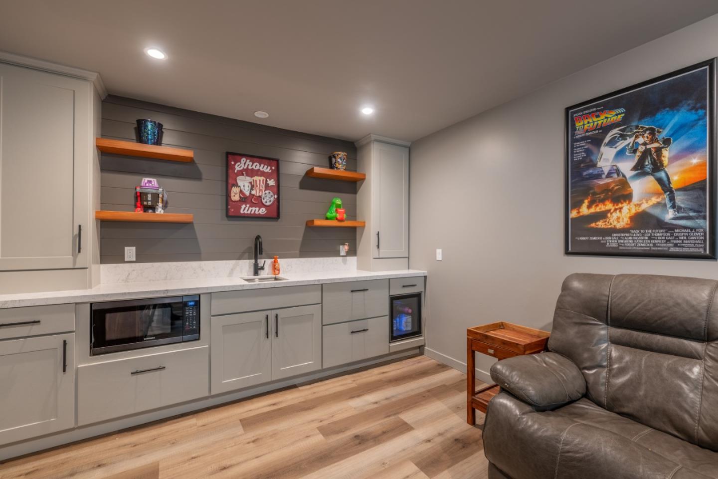 Detail Gallery Image 17 of 21 For 1105 Funston Ave, Pacific Grove,  CA 93950 - 4 Beds | 2 Baths