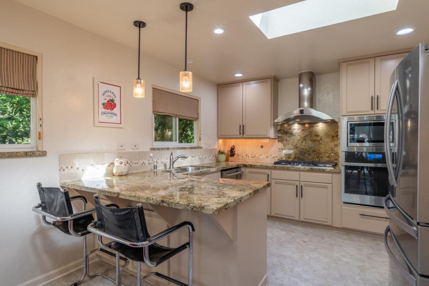 Detail Gallery Image 2 of 21 For 1105 Funston Ave, Pacific Grove,  CA 93950 - 4 Beds | 2 Baths