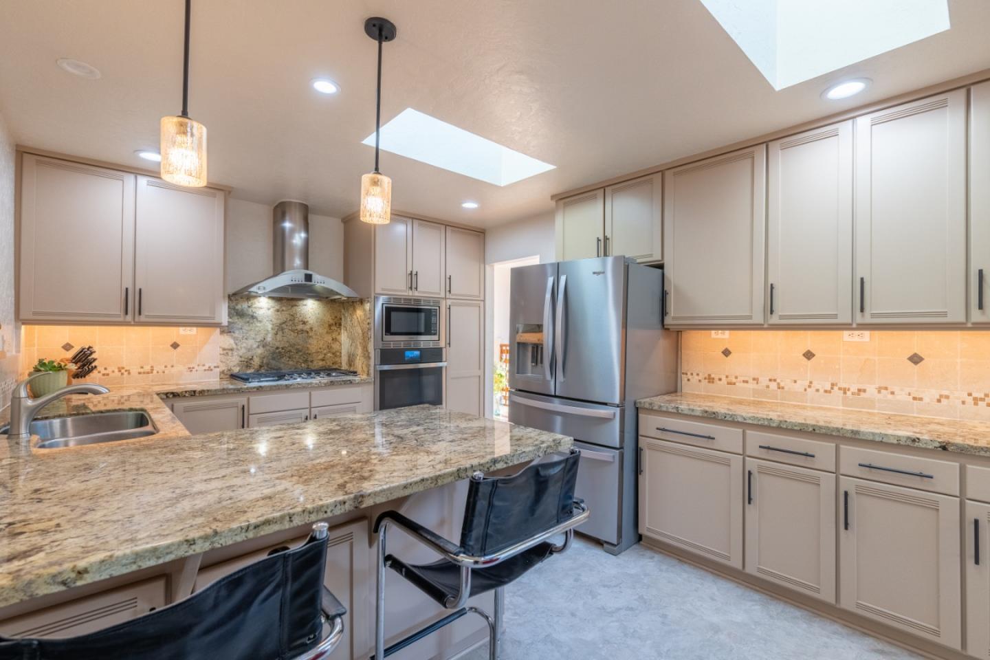 Detail Gallery Image 3 of 21 For 1105 Funston Ave, Pacific Grove,  CA 93950 - 4 Beds | 2 Baths