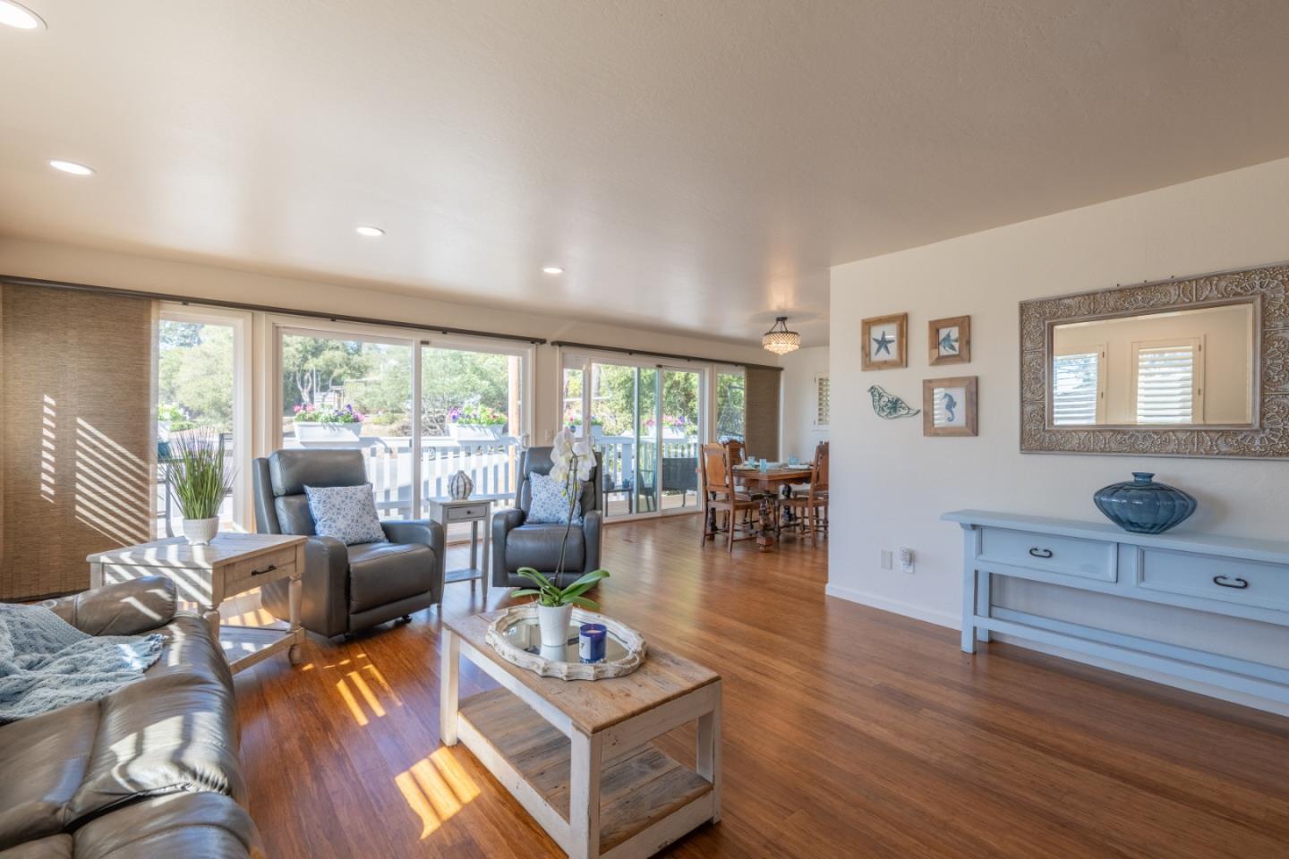 Detail Gallery Image 4 of 21 For 1105 Funston Ave, Pacific Grove,  CA 93950 - 4 Beds | 2 Baths