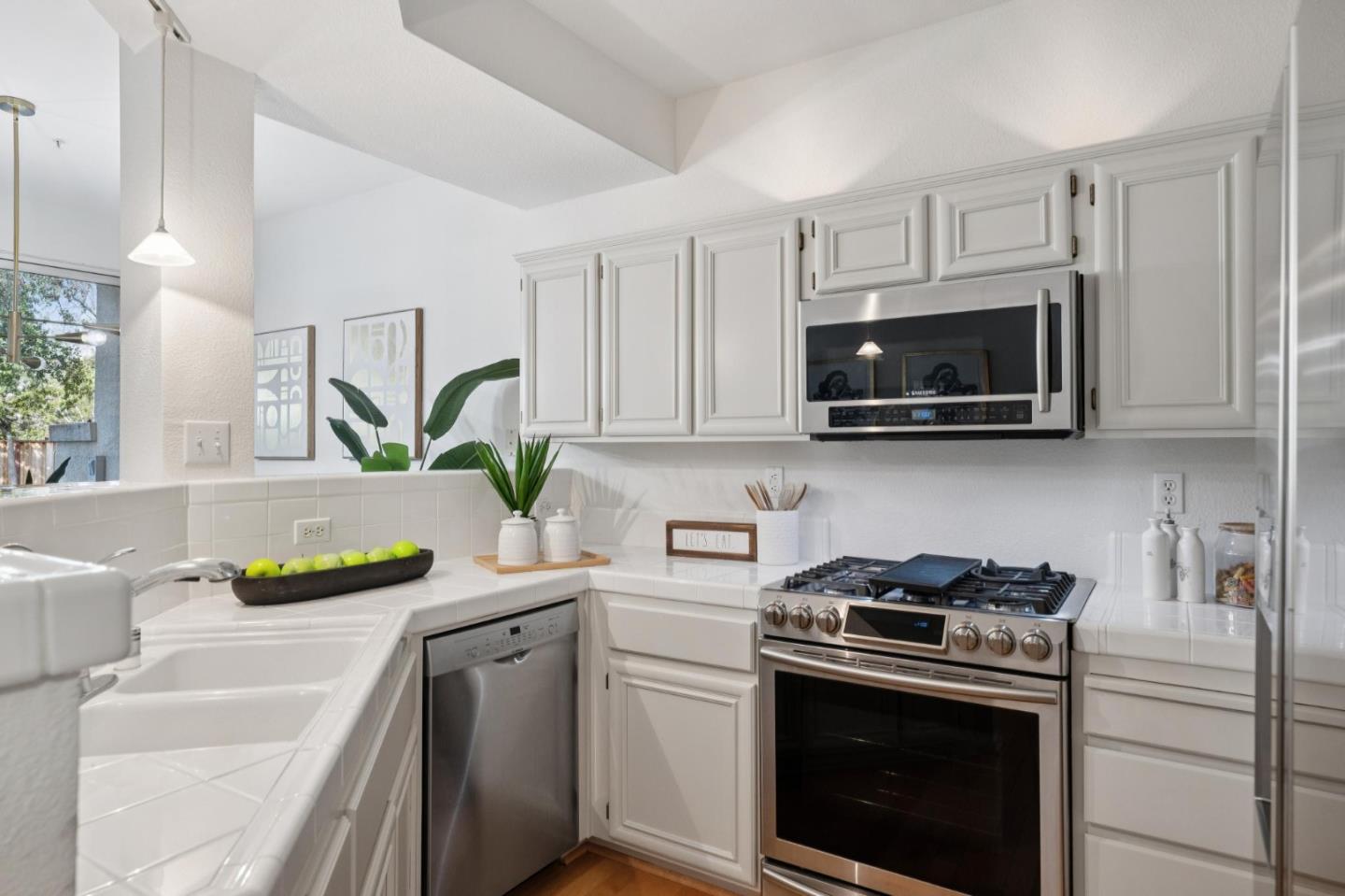 Detail Gallery Image 10 of 23 For 3315 Skyward Pl, San Jose,  CA 95136 - 2 Beds | 2 Baths