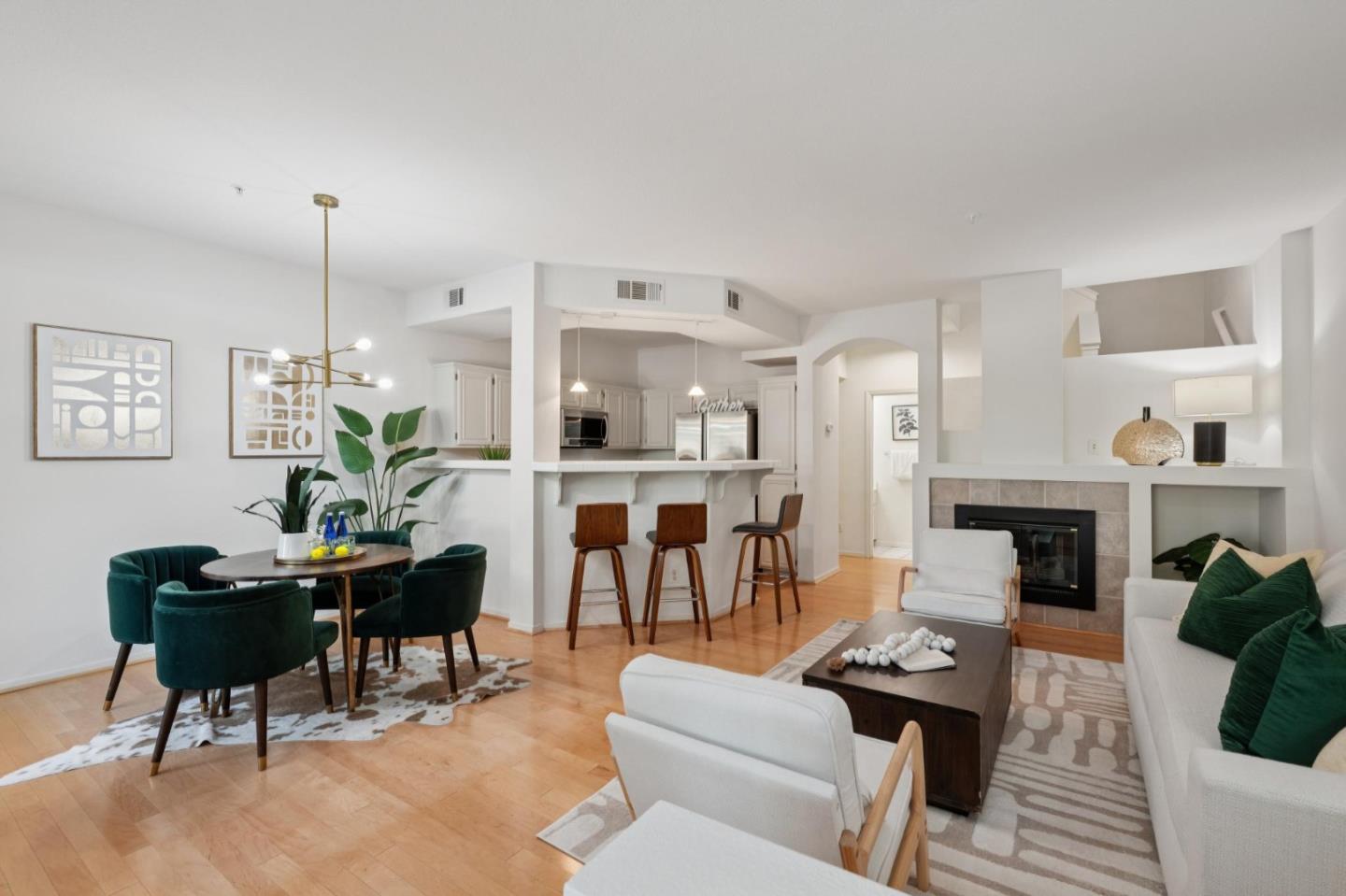 Detail Gallery Image 3 of 23 For 3315 Skyward Pl, San Jose,  CA 95136 - 2 Beds | 2 Baths