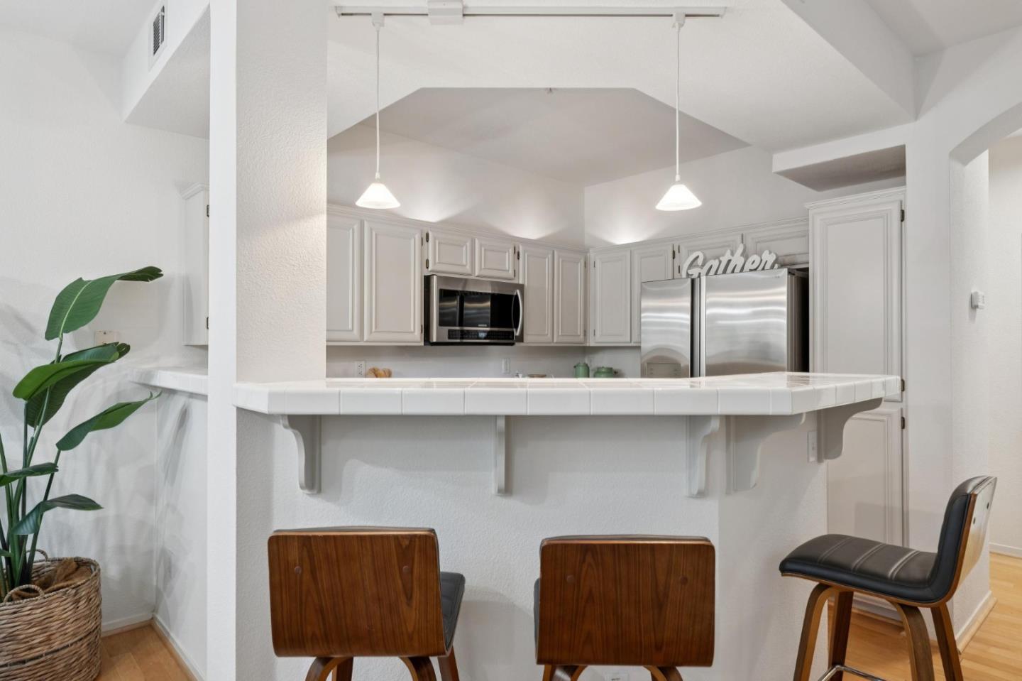 Detail Gallery Image 9 of 23 For 3315 Skyward Pl, San Jose,  CA 95136 - 2 Beds | 2 Baths