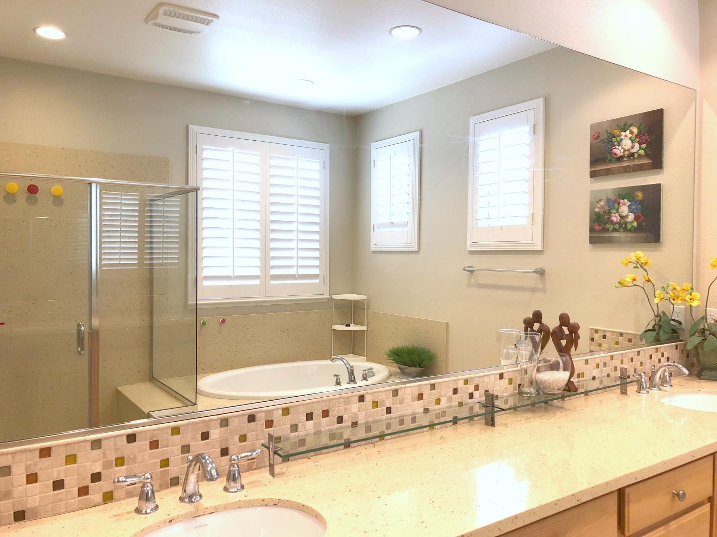 Detail Gallery Image 12 of 20 For 3273 La Rochelle Way, San Jose,  CA 95135 - 3 Beds | 2/1 Baths