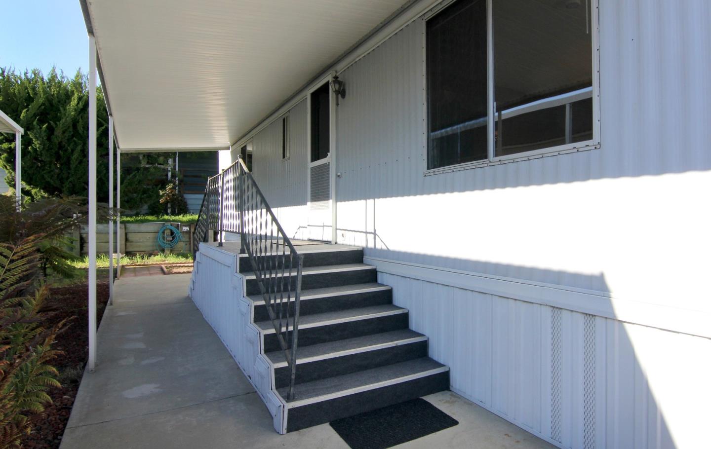 Detail Gallery Image 3 of 42 For 800 Brommer #91,  Santa Cruz,  CA 95062 - 2 Beds | 2 Baths