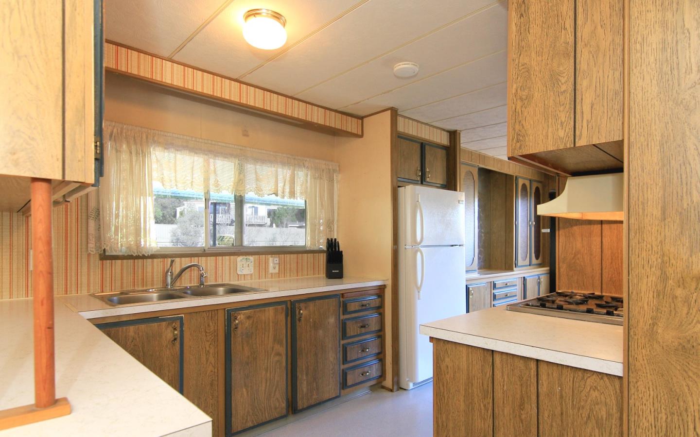 Detail Gallery Image 9 of 42 For 800 Brommer #91,  Santa Cruz,  CA 95062 - 2 Beds | 2 Baths