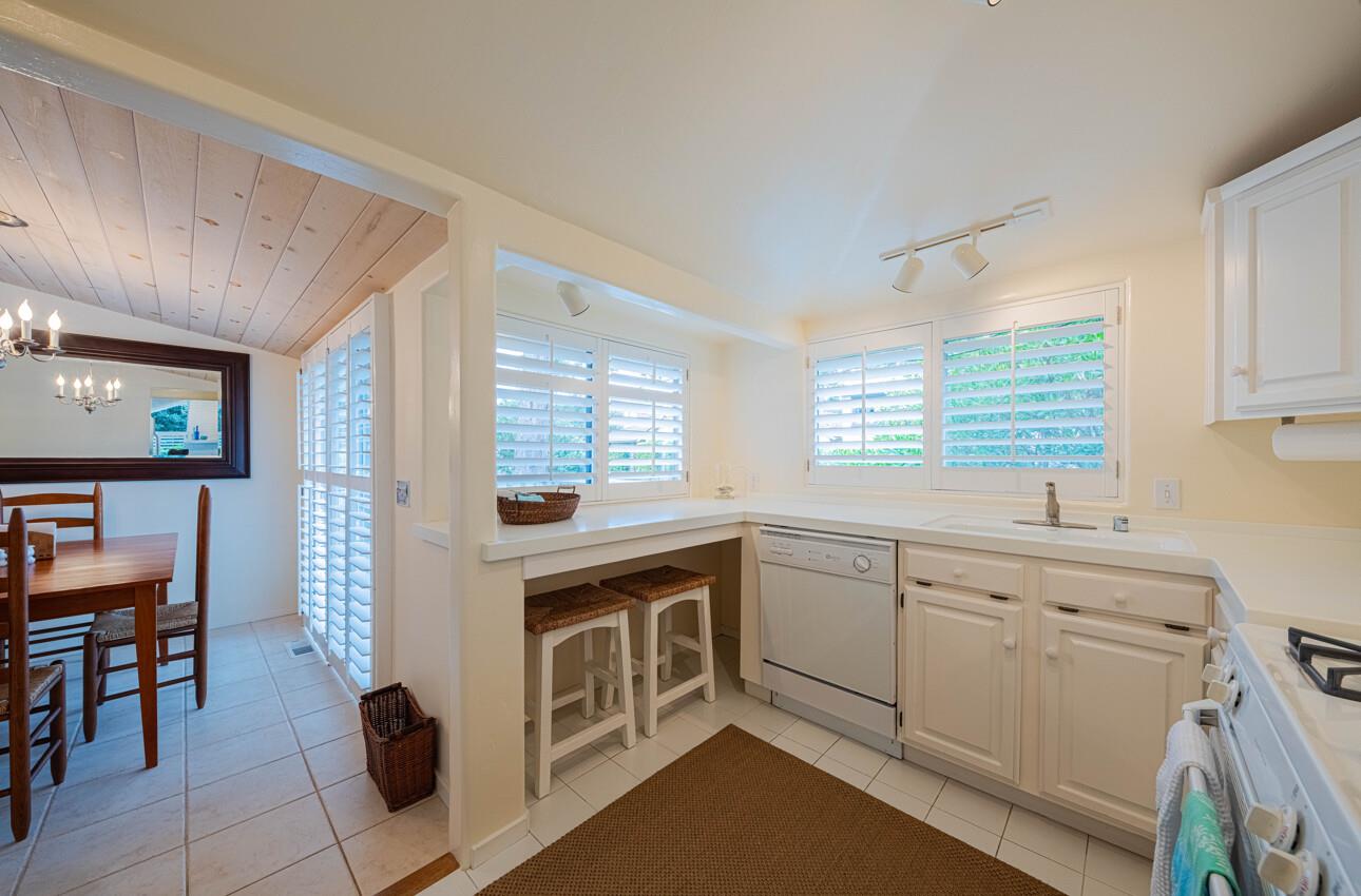 Detail Gallery Image 10 of 28 For Sw Corner San Carlos & 10th, Carmel,  CA 93921 - 2 Beds | 2 Baths