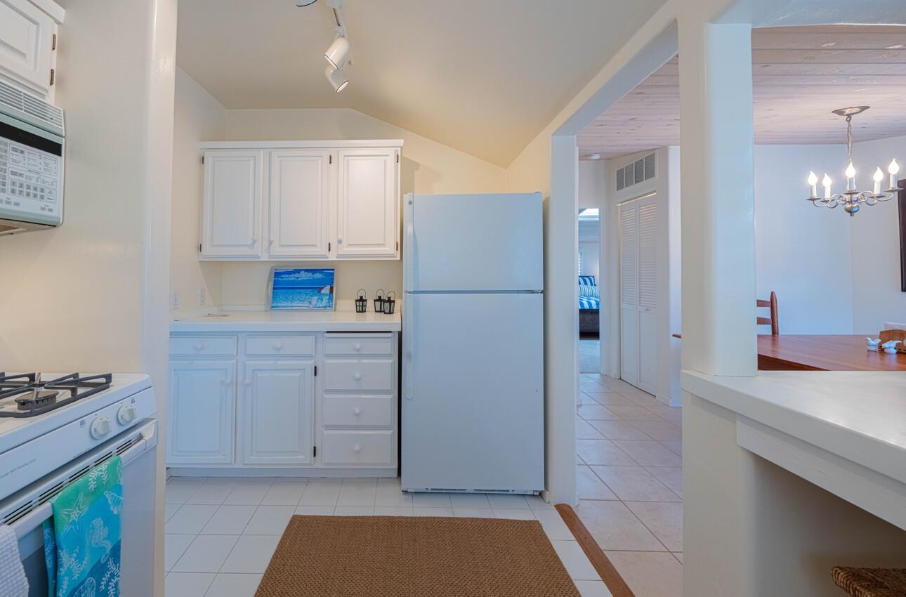 Detail Gallery Image 12 of 28 For Sw Corner San Carlos & 10th, Carmel,  CA 93921 - 2 Beds | 2 Baths