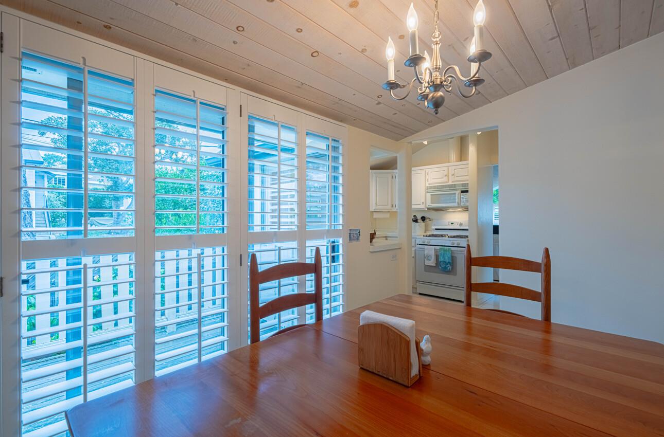 Detail Gallery Image 14 of 28 For Sw Corner San Carlos & 10th, Carmel,  CA 93921 - 2 Beds | 2 Baths