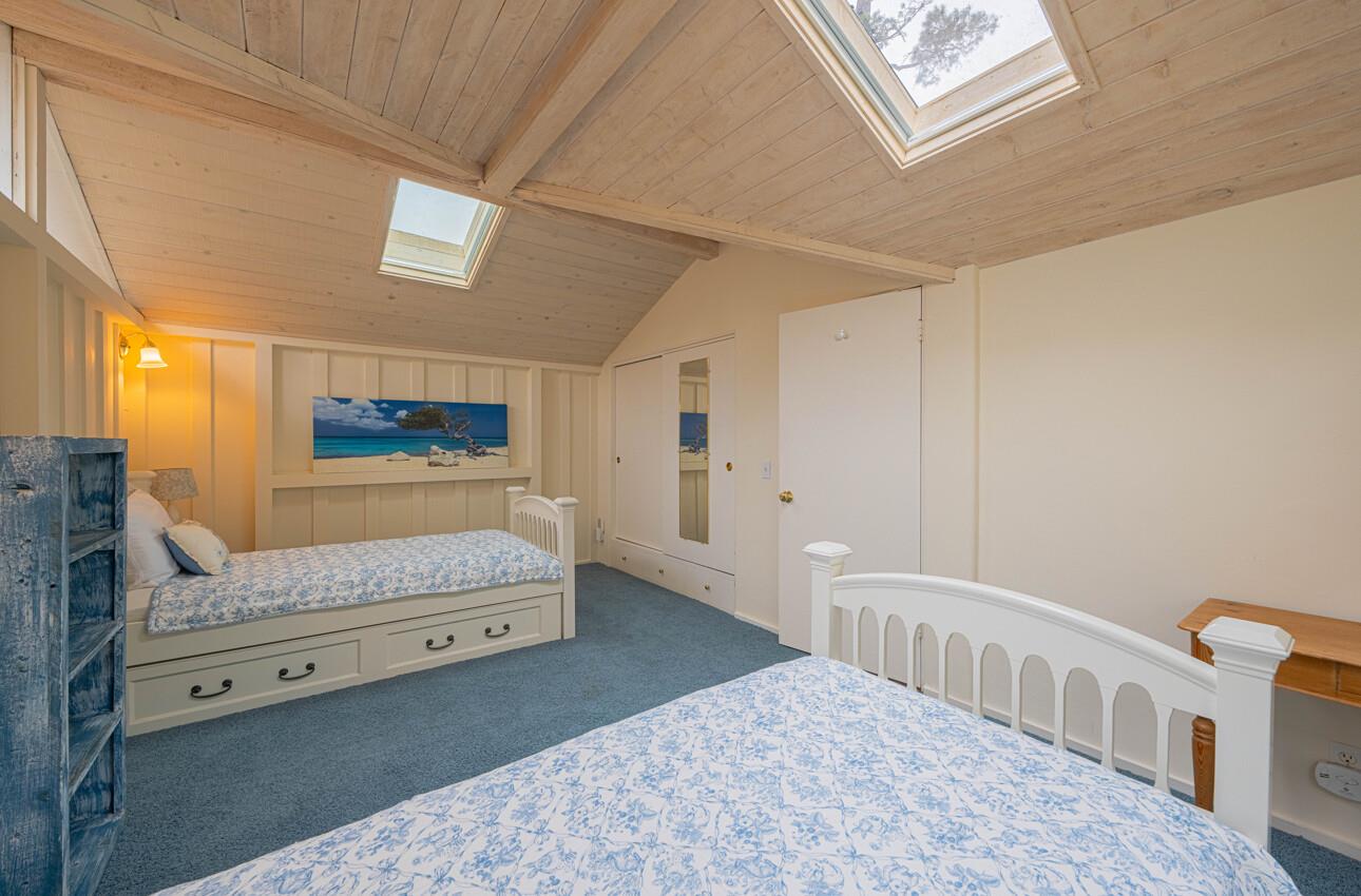 Detail Gallery Image 18 of 28 For Sw Corner San Carlos & 10th, Carmel,  CA 93921 - 2 Beds | 2 Baths