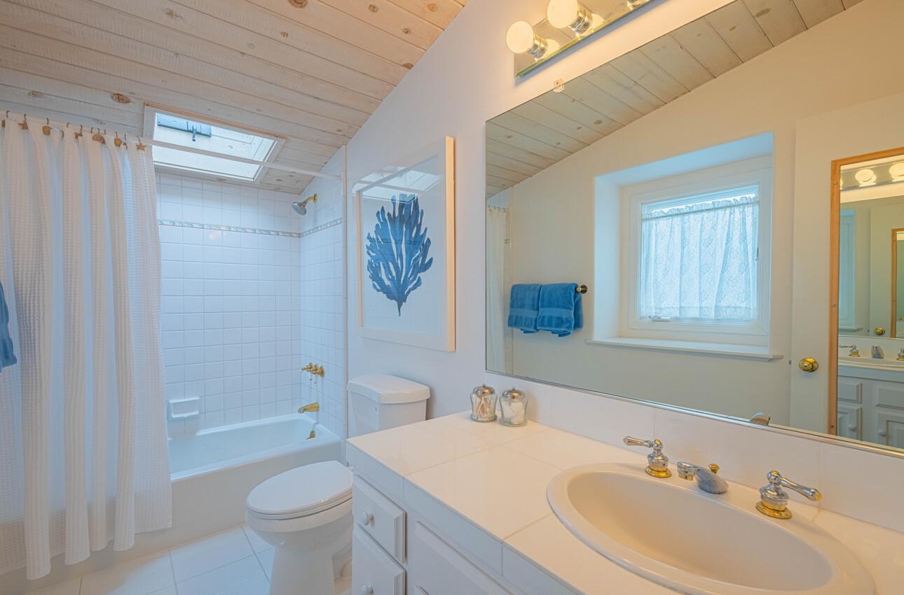 Detail Gallery Image 20 of 28 For Sw Corner San Carlos & 10th, Carmel,  CA 93921 - 2 Beds | 2 Baths