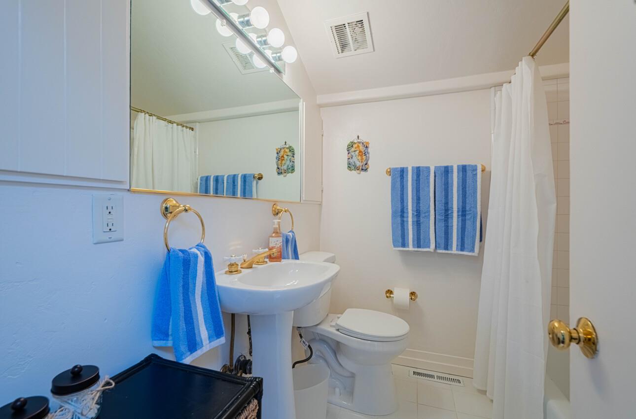 Detail Gallery Image 21 of 28 For Sw Corner San Carlos & 10th, Carmel,  CA 93921 - 2 Beds | 2 Baths