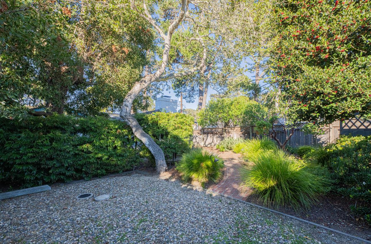 Detail Gallery Image 28 of 28 For Sw Corner San Carlos & 10th, Carmel,  CA 93921 - 2 Beds | 2 Baths