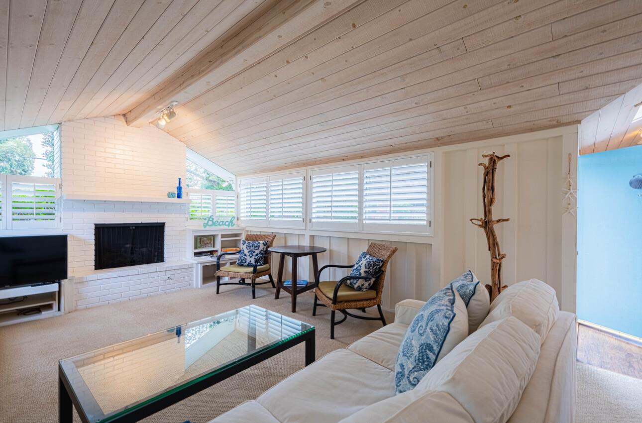 Detail Gallery Image 7 of 28 For Sw Corner San Carlos & 10th, Carmel,  CA 93921 - 2 Beds | 2 Baths