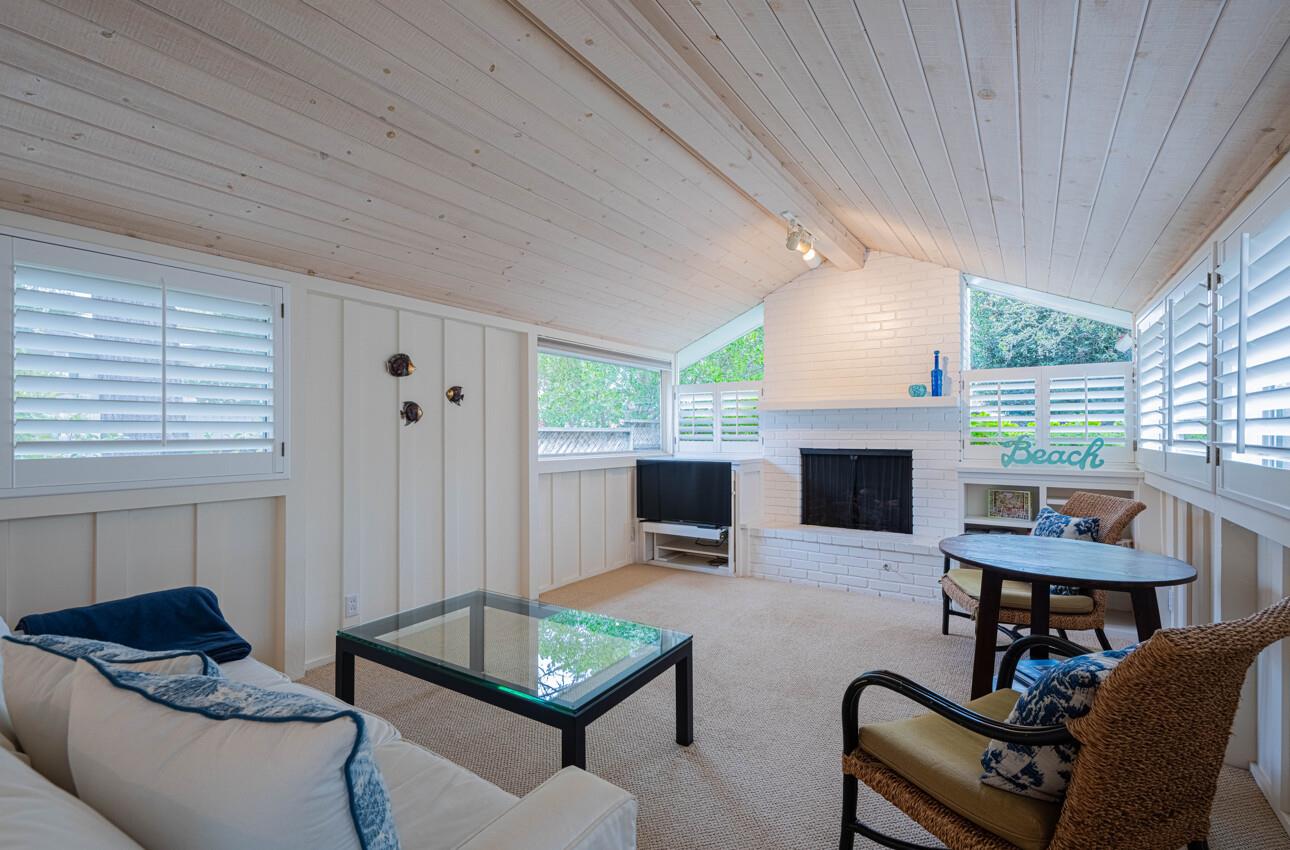 Detail Gallery Image 8 of 28 For Sw Corner San Carlos & 10th, Carmel,  CA 93921 - 2 Beds | 2 Baths