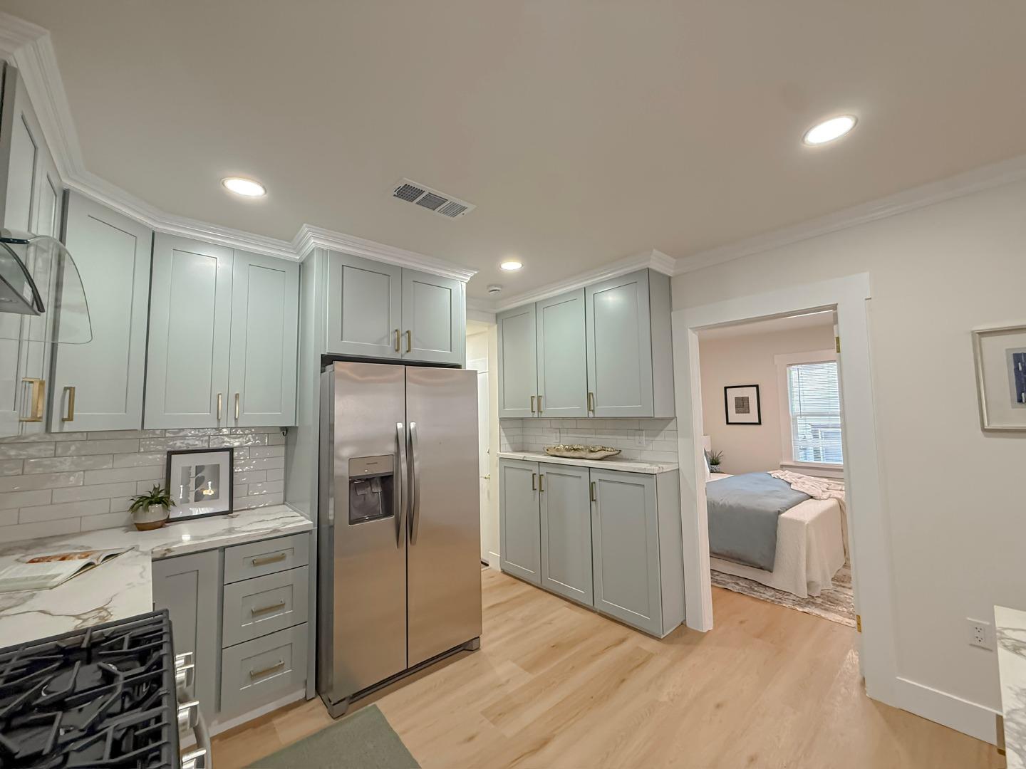 Detail Gallery Image 11 of 27 For 2795 25th Ave, Oakland,  CA 94601 - 3 Beds | 1 Baths