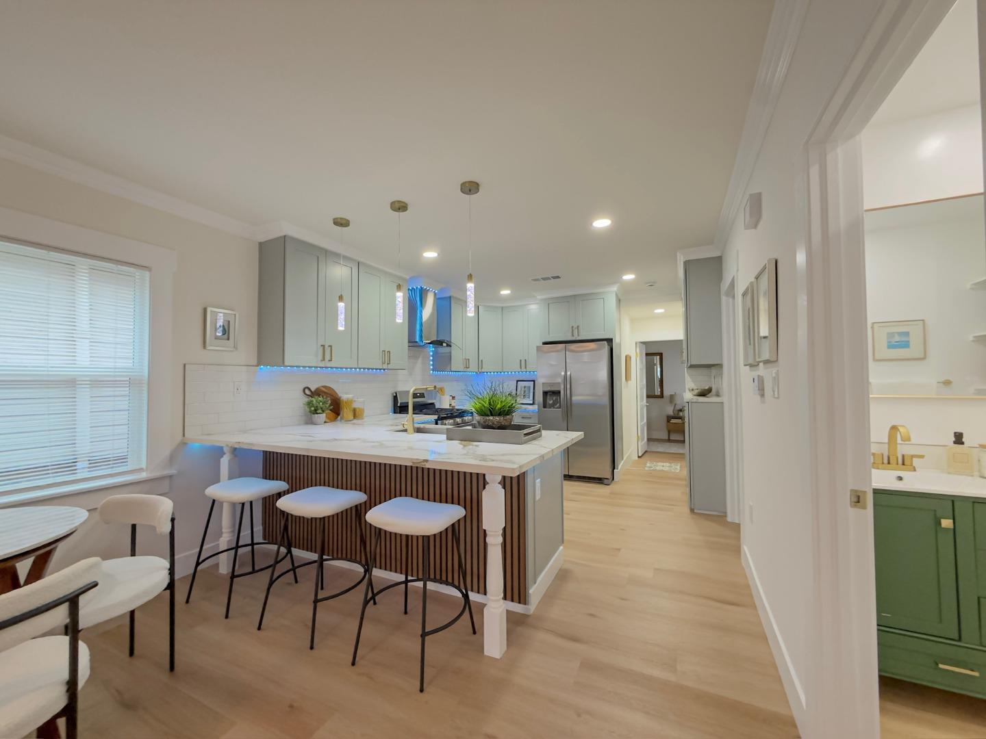 Detail Gallery Image 7 of 27 For 2795 25th Ave, Oakland,  CA 94601 - 3 Beds | 1 Baths