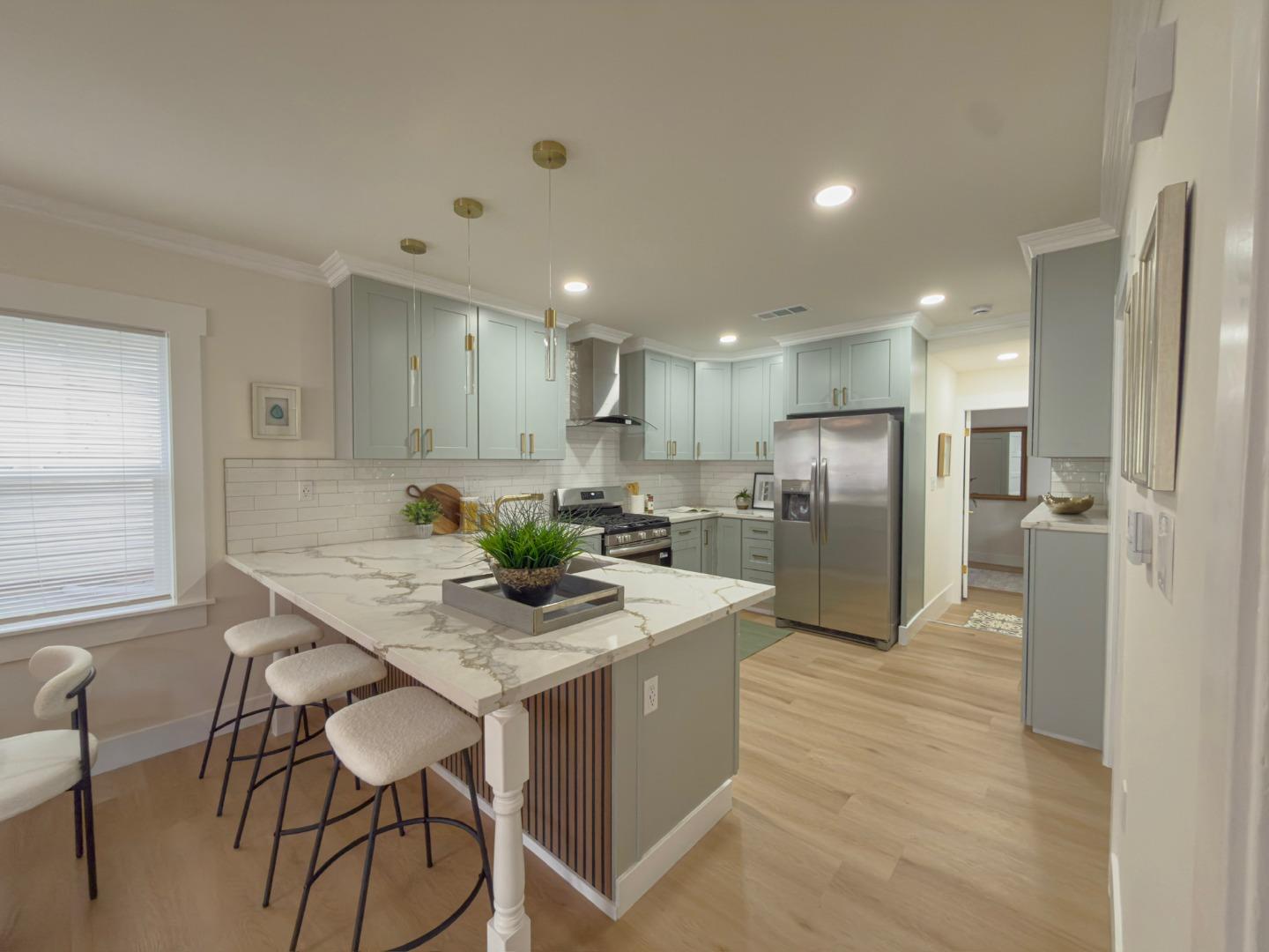 Detail Gallery Image 9 of 27 For 2795 25th Ave, Oakland,  CA 94601 - 3 Beds | 1 Baths