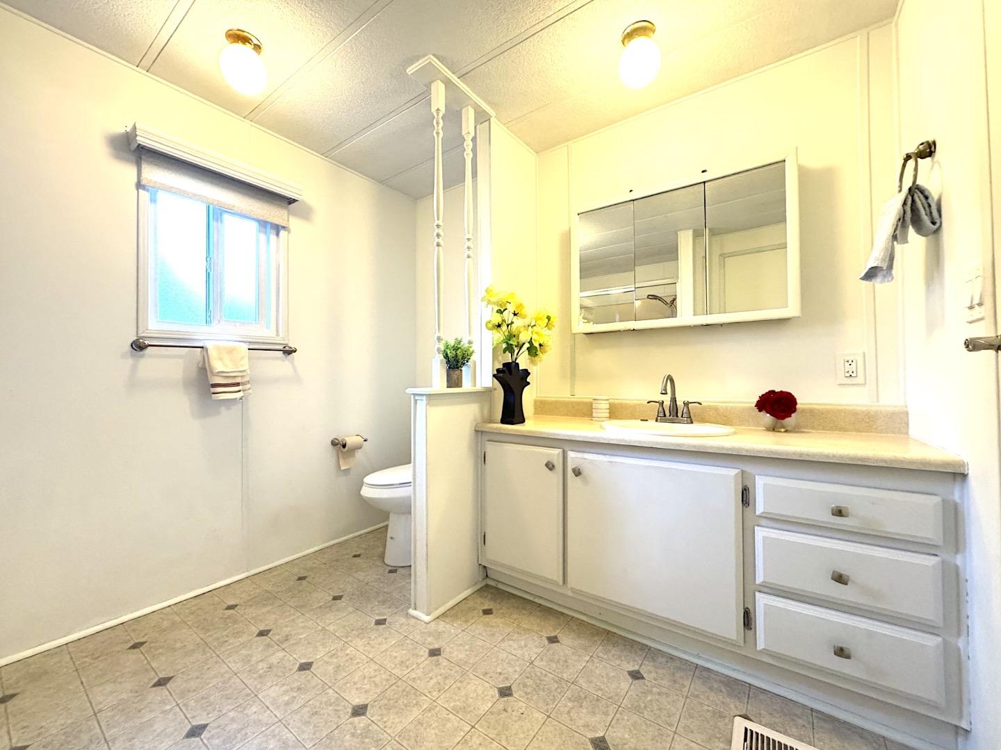 Detail Gallery Image 14 of 32 For 1279 via Jose #106,  Livermore,  CA 94551 - 3 Beds | 2 Baths