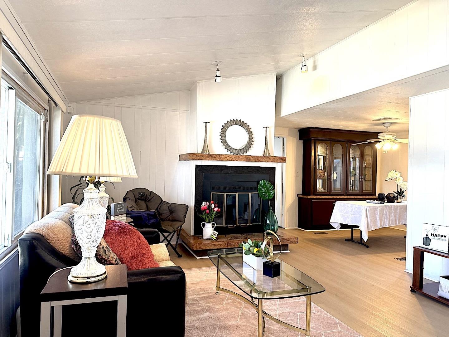 Detail Gallery Image 5 of 32 For 1279 via Jose #106,  Livermore,  CA 94551 - 3 Beds | 2 Baths