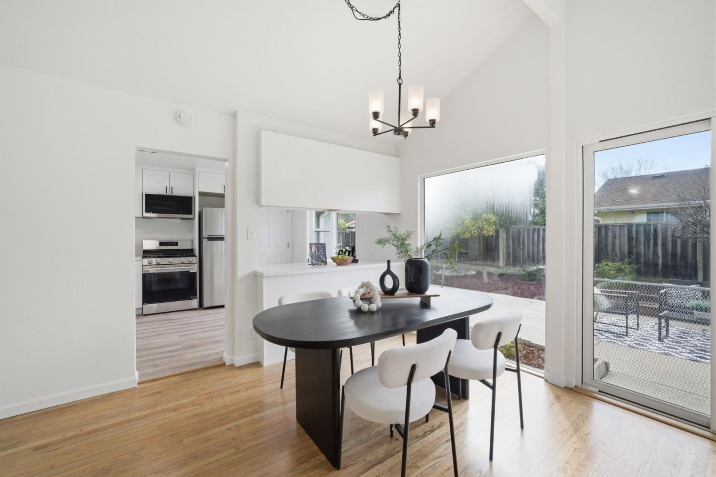 Detail Gallery Image 16 of 37 For 150 Kit Carson Ct, Santa Clara,  CA 95050 - 3 Beds | 2 Baths