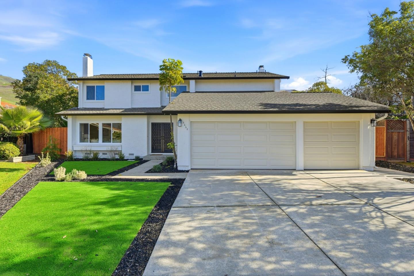 Detail Gallery Image 3 of 56 For 3668 Summit Ridge Ct, San Jose,  CA 95148 - 4 Beds | 2/1 Baths