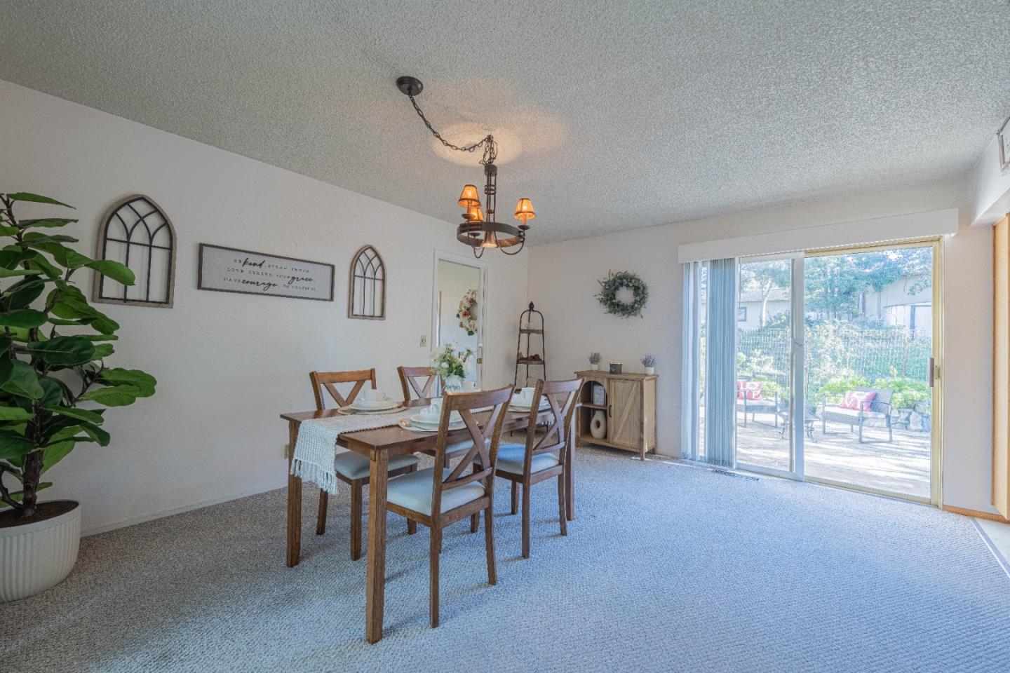 Detail Gallery Image 11 of 37 For 9525 S Century Oak Rd, Salinas,  CA 93907 - 3 Beds | 2 Baths