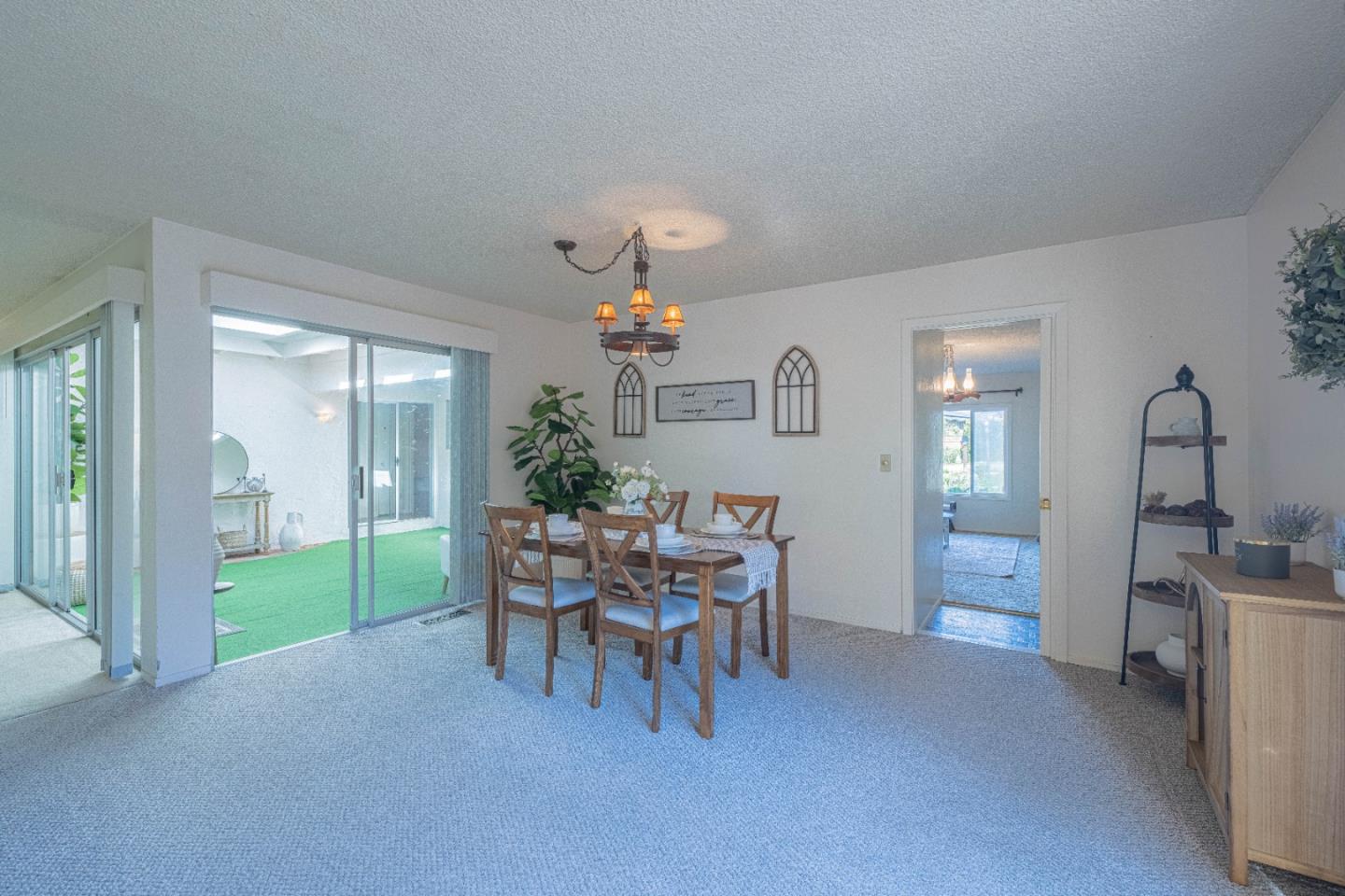 Detail Gallery Image 14 of 37 For 9525 S Century Oak Rd, Salinas,  CA 93907 - 3 Beds | 2 Baths